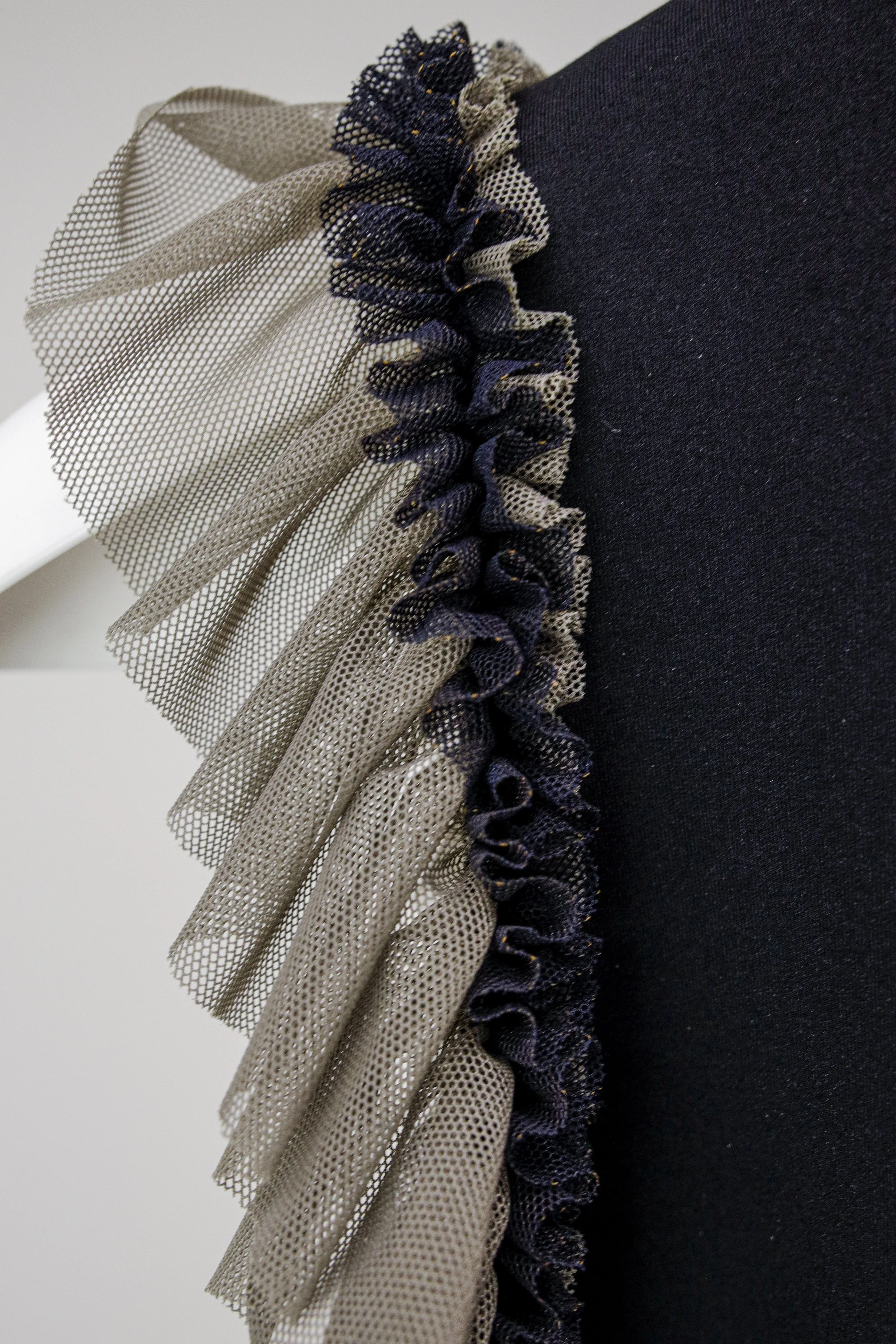 Neoprene ruffle dress deals